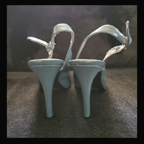 Heels - Picture 3 of 8